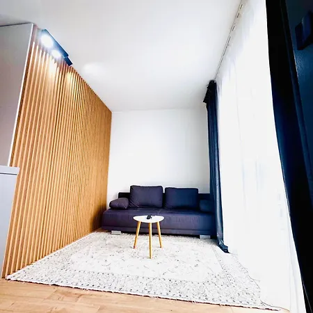 Coresi Apartment *